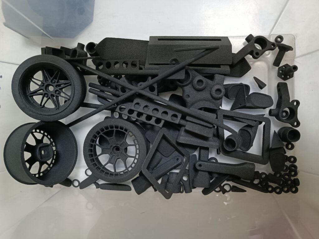 Деталі надруковані на 3d принтері з SLS технологією друку